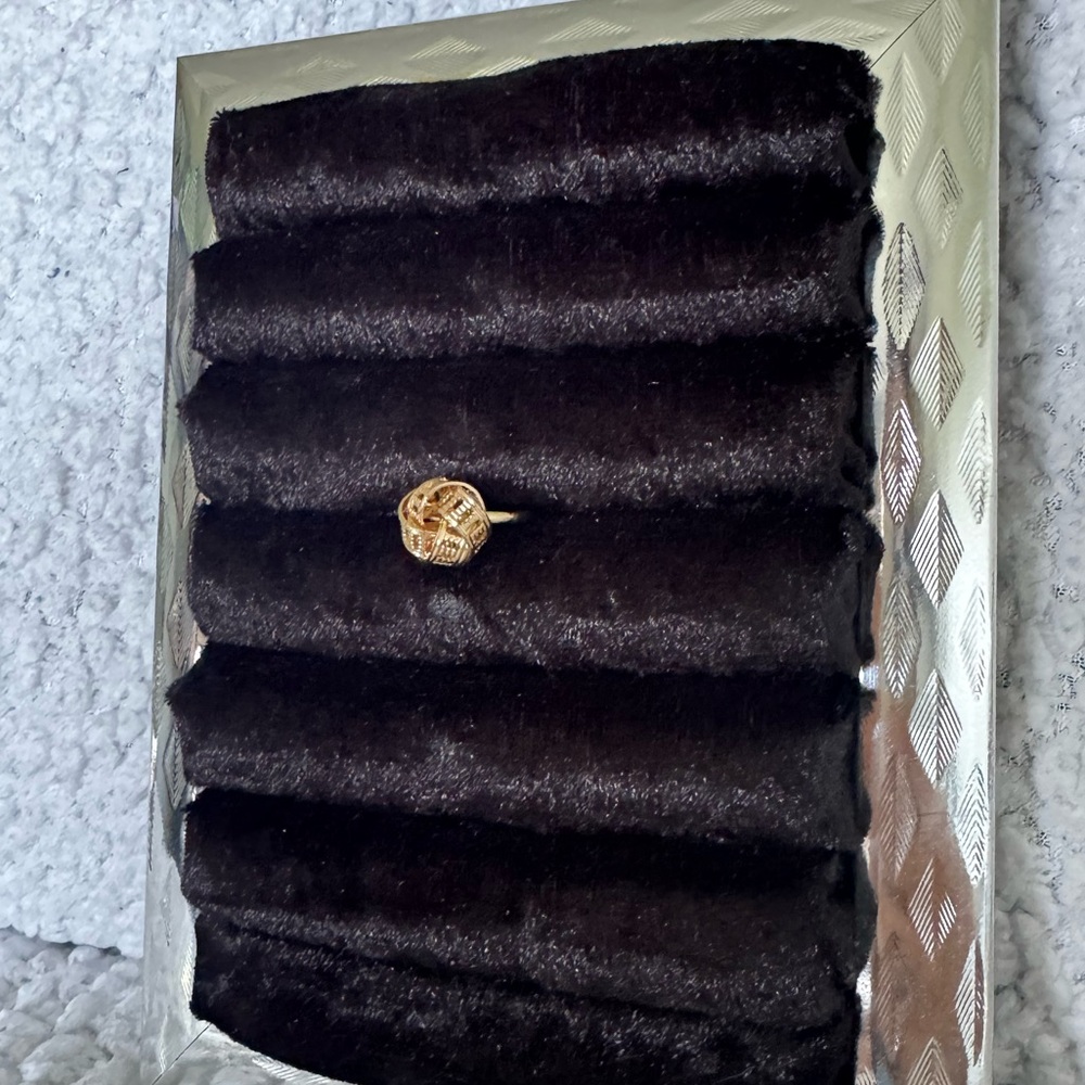 Gold Ring with Intricate Design!